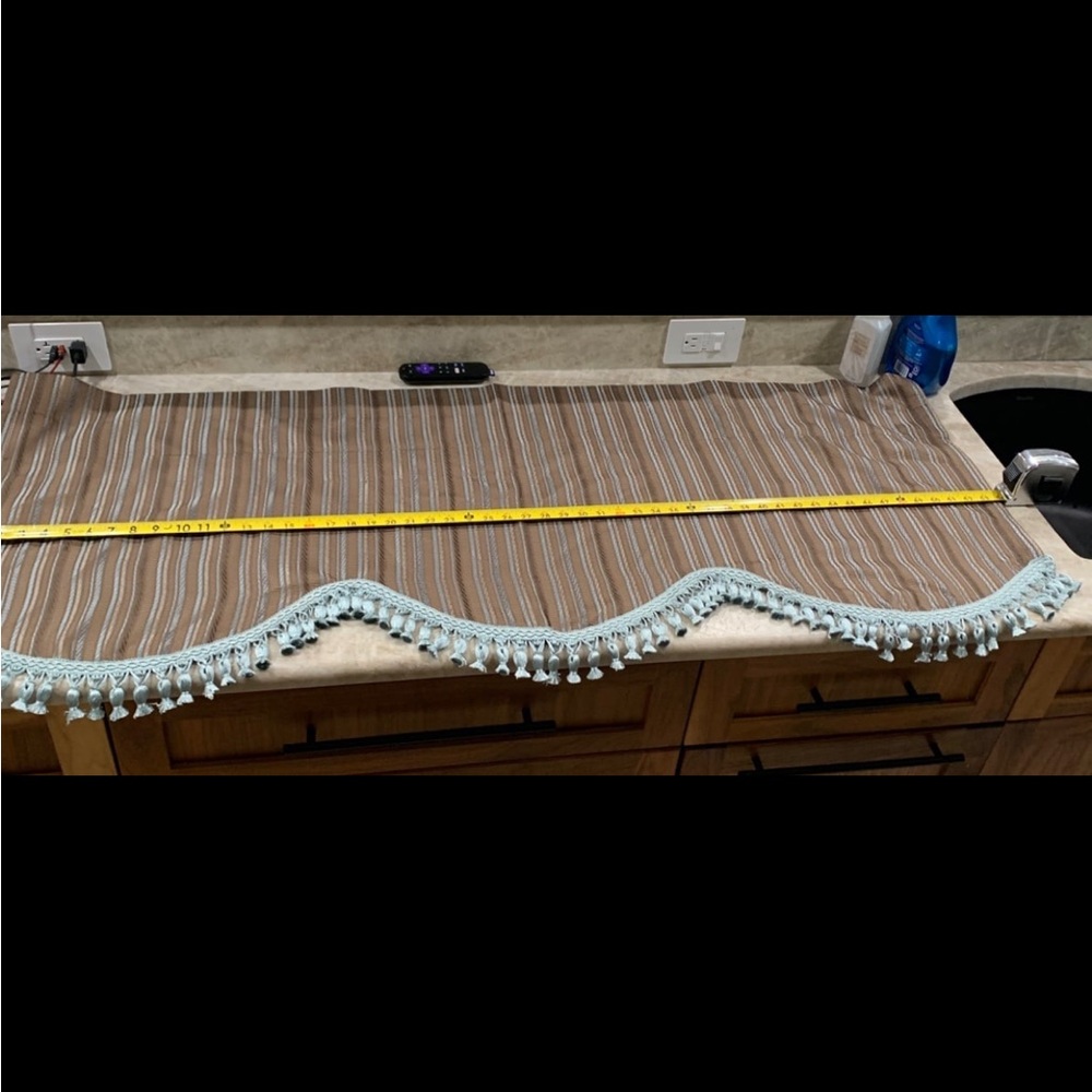 Curtain valance